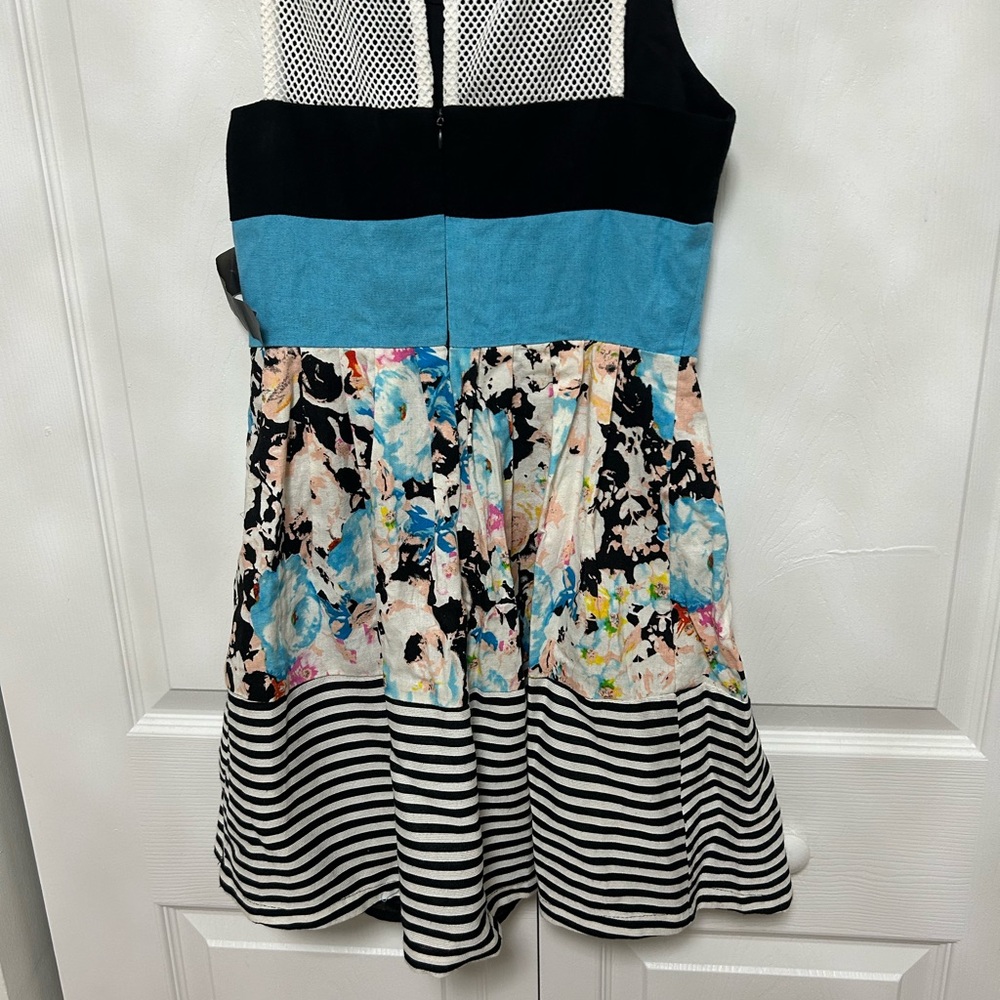 Dress - Picture 5 of 11